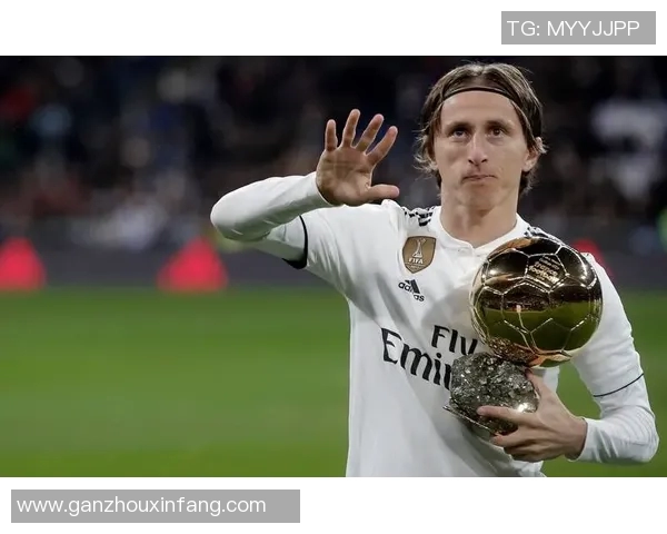 对足球历史贡献卓著的球星及其影响力解析